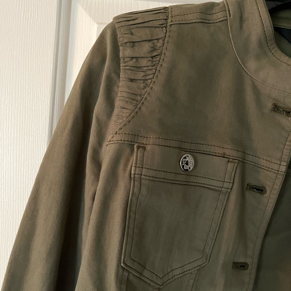 White House Black Market Blazer - Picture 2 of 8